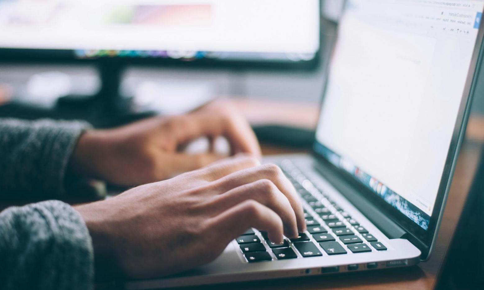 Finanzielle Analyse und Datenauswertung am Arbeitsplatz